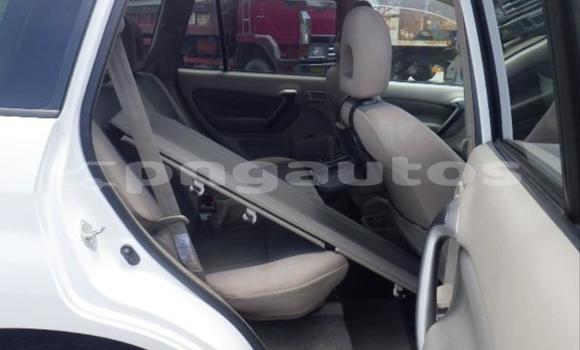 Buy Used Toyota RAV4 White Car in Port Moresby in National Capital District Buy Used Toyota RAV4 White Car in Port Moresby in National Capital District