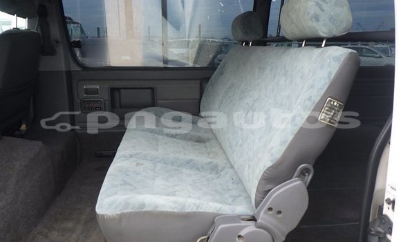Buy Used Toyota Hiace White Car in Port Moresby in National Capital District Buy Used Toyota Hiace White Car in Port Moresby in National Capital District