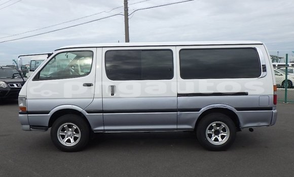 Buy Used Toyota Hiace White Car in Port Moresby in National Capital District Buy Used Toyota Hiace White Car in Port Moresby in National Capital District