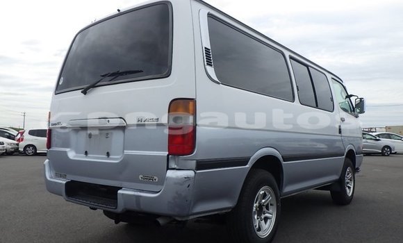 Buy Used Toyota Hiace White Car in Port Moresby in National Capital District Buy Used Toyota Hiace White Car in Port Moresby in National Capital District