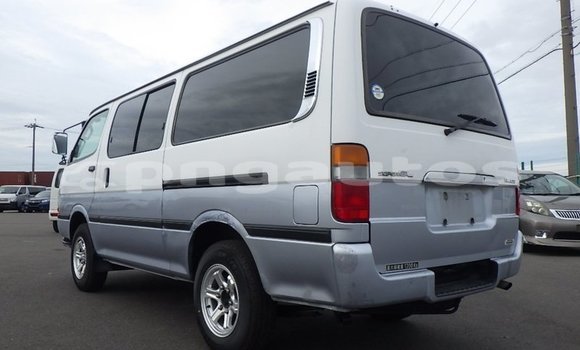 Buy Used Toyota Hiace White Car in Port Moresby in National Capital District Buy Used Toyota Hiace White Car in Port Moresby in National Capital District