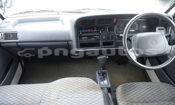 Buy Used Toyota Hiace White Car in Port Moresby in National Capital District Buy Used Toyota Hiace White Car in Port Moresby in National Capital District