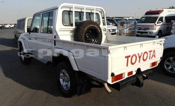 Buy Used Toyota Land Cruiser White Car in Port Moresby in National Capital District Buy Used Toyota Land Cruiser White Car in Port Moresby in National Capital District