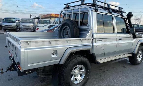 Buy Used Toyota Land Cruiser Beige Car in Mendi in Southern Highlands