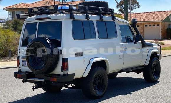 Buy Used Toyota Land Cruiser White Car in Lae in Morobe Buy Used Toyota Land Cruiser White Car in Lae in Morobe