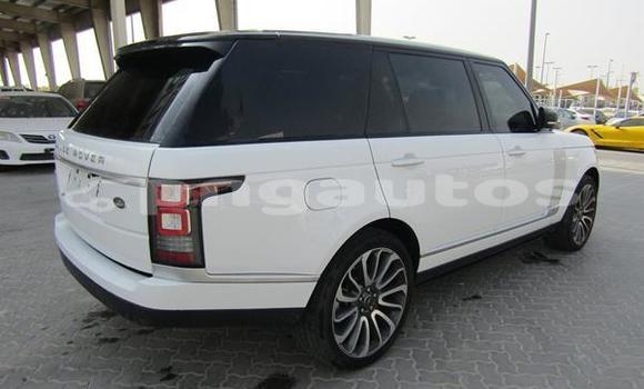 Buy Used Land Rover Range Rover White Car in Aiamback in Western (Fly) Buy Used Land Rover Range Rover White Car in Aiamback in Western (Fly)