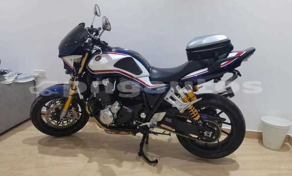 Acheter Occasion Moto Yamaha TENERE Bleu à Aiamback, Western (Fly) Acheter Occasion Moto Yamaha TENERE Bleu à Aiamback, Western (Fly)