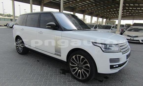 Buy Used Land Rover Range Rover White Car in Aiamback in Western (Fly) Buy Used Land Rover Range Rover White Car in Aiamback in Western (Fly)