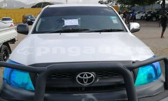 Buy Used Toyota Hilux White Car in Port Moresby in National Capital District