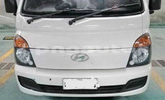Acheter Occasion Voiture Hyundai H1 Blanc à Port Moresby, National Capital District Acheter Occasion Voiture Hyundai H1 Blanc à Port Moresby, National Capital District