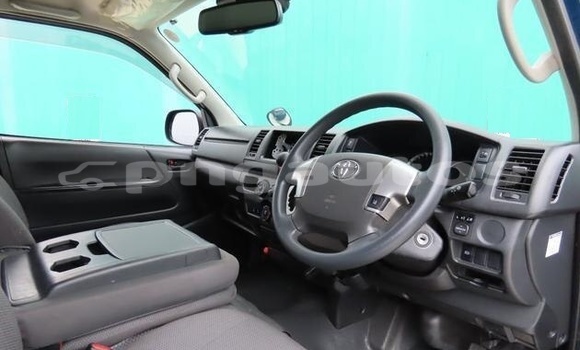 Buy Used Toyota Hiace Blue Car in Port Moresby in National Capital District Buy Used Toyota Hiace Blue Car in Port Moresby in National Capital District