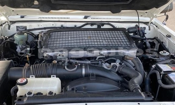 Buy Used Toyota Land Cruiser White Car in Kimbe in West New Britain Buy Used Toyota Land Cruiser White Car in Kimbe in West New Britain