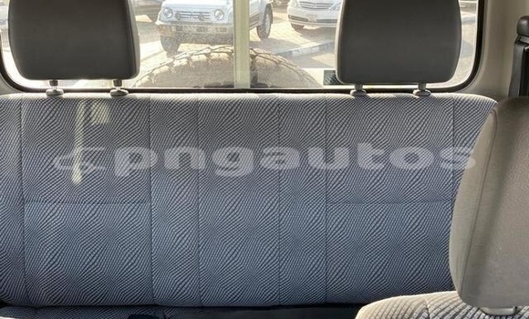 Buy Used Toyota Land Cruiser White Car in Kimbe in West New Britain Buy Used Toyota Land Cruiser White Car in Kimbe in West New Britain