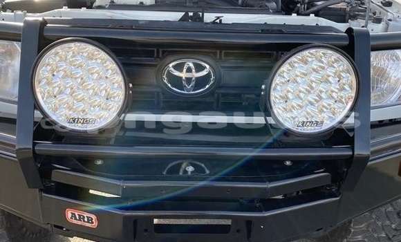 Buy Used Toyota Land Cruiser White Car in Kimbe in West New Britain Buy Used Toyota Land Cruiser White Car in Kimbe in West New Britain