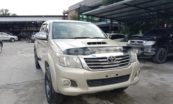 Buy Used Toyota Hilux Beige Car in Port Moresby in National Capital District Buy Used Toyota Hilux Beige Car in Port Moresby in National Capital District
