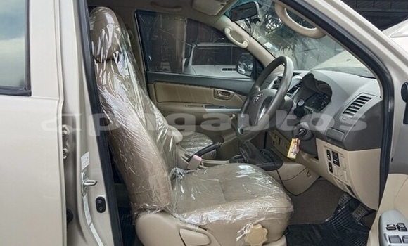 Buy Used Toyota Hilux Beige Car in Port Moresby in National Capital District Buy Used Toyota Hilux Beige Car in Port Moresby in National Capital District