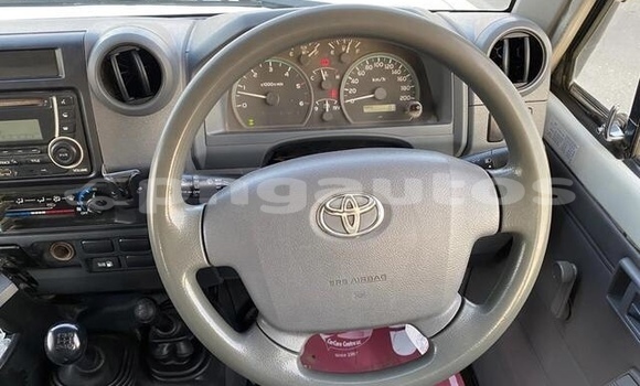 Acheter Occasion Voiture Toyota Land Cruiser Blanc à Mount Hagen, Western Highlands Acheter Occasion Voiture Toyota Land Cruiser Blanc à Mount Hagen, Western Highlands