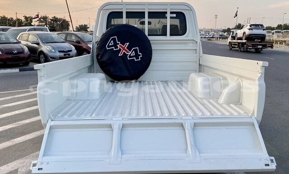 Acheter Occasion Voiture Toyota Land Cruiser Blanc à Port Moresby, National Capital District Acheter Occasion Voiture Toyota Land Cruiser Blanc à Port Moresby, National Capital District