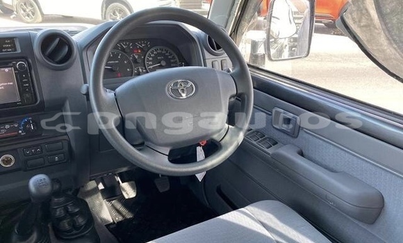 Buy Used Toyota Land Cruiser Black Car in Pomio in East New Britain Buy Used Toyota Land Cruiser Black Car in Pomio in East New Britain