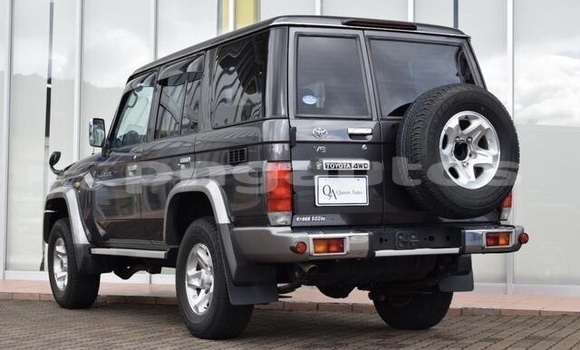 Acheter Occasion Voiture Toyota Land Cruiser Noir à Mount Hagen, Western Highlands Acheter Occasion Voiture Toyota Land Cruiser Noir à Mount Hagen, Western Highlands