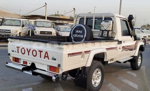 Buy Used Toyota Land Cruiser White Car in Baimuru in Gulf Buy Used Toyota Land Cruiser White Car in Baimuru in Gulf