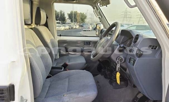 Buy Used Toyota Land Cruiser White Car in Baimuru in Gulf Buy Used Toyota Land Cruiser White Car in Baimuru in Gulf