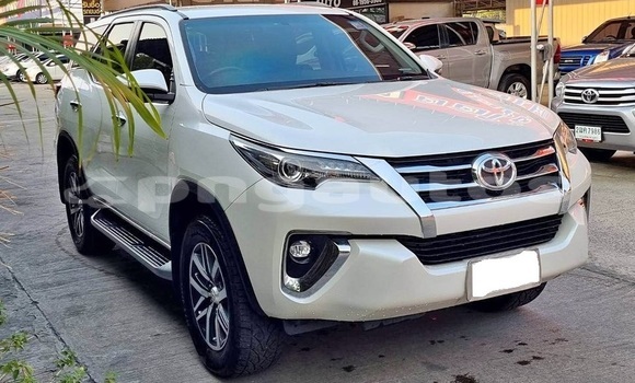 Buy Used Toyota Fortuner White Car in Kainantu in Eastern Highlands Buy Used Toyota Fortuner White Car in Kainantu in Eastern Highlands