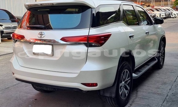 Buy Used Toyota Fortuner White Car in Kainantu in Eastern Highlands Buy Used Toyota Fortuner White Car in Kainantu in Eastern Highlands