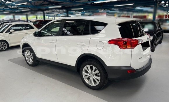 Buy Used Toyota RAV4 White Car in Goroka in Eastern Highlands Buy Used Toyota RAV4 White Car in Goroka in Eastern Highlands