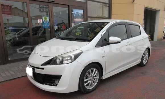 Buy Used Toyota Vitz Silver Car in Aitape in Sandaun