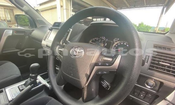 Buy Used Toyota Land Cruiser Prado White Car in Balimo in Western (Fly) Buy Used Toyota Land Cruiser Prado White Car in Balimo in Western (Fly)