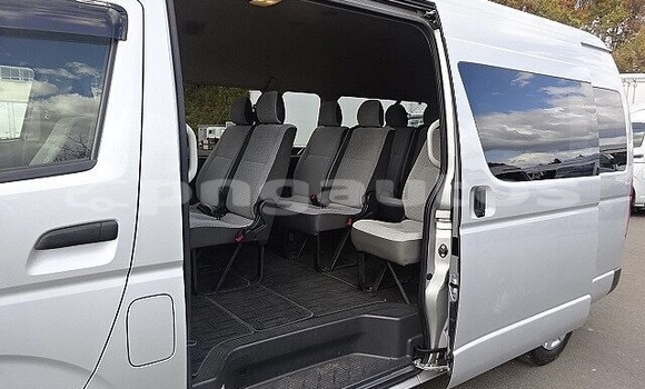 Acheter Occasion Voiture Toyota Hiace Gris à Mount Hagen, Western Highlands Acheter Occasion Voiture Toyota Hiace Gris à Mount Hagen, Western Highlands
