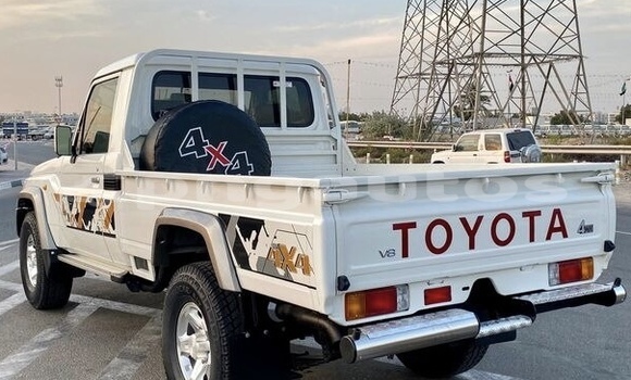 Buy Used Toyota Land Cruiser White Car in Port Moresby in National Capital District Buy Used Toyota Land Cruiser White Car in Port Moresby in National Capital District