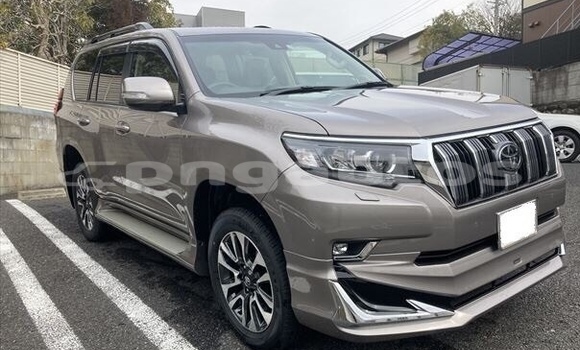 Buy Used Toyota Land Cruiser Prado Beige Car in Kundiawa in Simbu Buy Used Toyota Land Cruiser Prado Beige Car in Kundiawa in Simbu