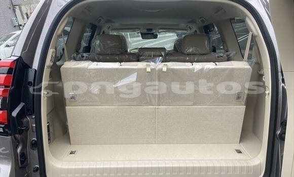 Buy Used Toyota Land Cruiser Prado Beige Car in Kundiawa in Simbu Buy Used Toyota Land Cruiser Prado Beige Car in Kundiawa in Simbu