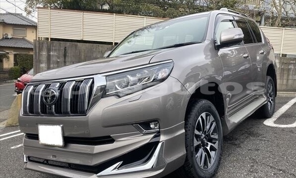 Buy Used Toyota Land Cruiser Prado Beige Car in Boregaina in Central Buy Used Toyota Land Cruiser Prado Beige Car in Boregaina in Central