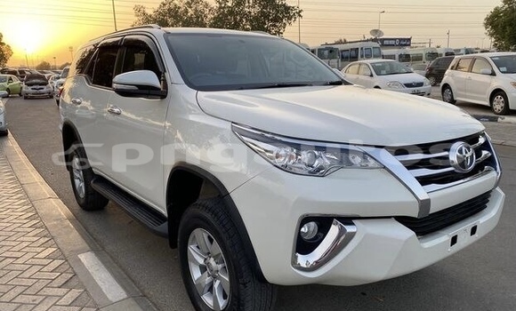 Buy Used Toyota Fortuner White Car in Arou in Madang Buy Used Toyota Fortuner White Car in Arou in Madang