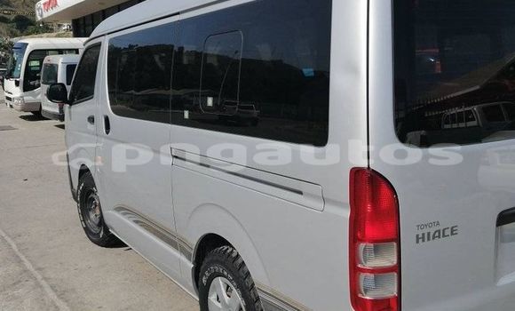 Buy Used Toyota Hiace Green Car in Port Moresby in National Capital District Buy Used Toyota Hiace Green Car in Port Moresby in National Capital District