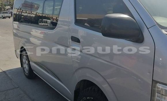 Buy Used Toyota Hiace Green Car in Port Moresby in National Capital District Buy Used Toyota Hiace Green Car in Port Moresby in National Capital District