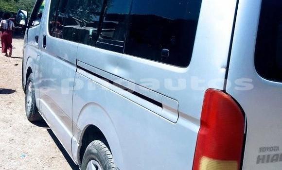 Buy Used Toyota Hiace White Car in Port Moresby in National Capital District Buy Used Toyota Hiace White Car in Port Moresby in National Capital District