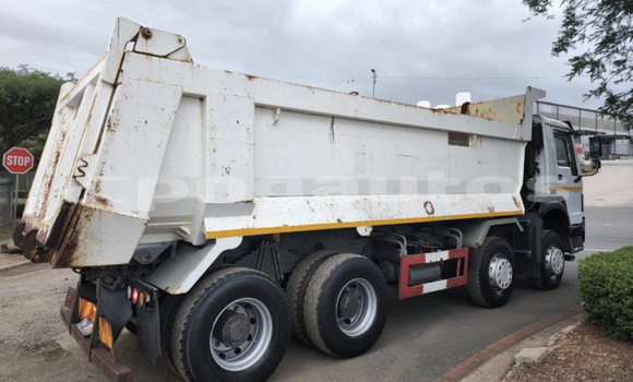 Buy Used Sino Howo White Truck in Port Moresby in National Capital District Buy Used Sino Howo White Truck in Port Moresby in National Capital District