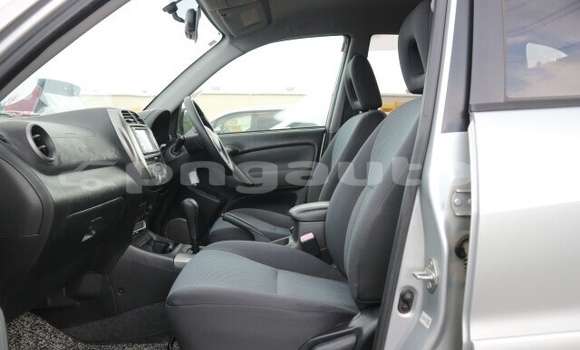 Buy Used Toyota RAV4 Silver Car in Kainantu in Eastern Highlands Buy Used Toyota RAV4 Silver Car in Kainantu in Eastern Highlands