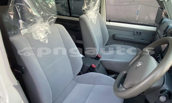 Acheter Occasion Voiture Toyota Land Cruiser Blanc à Port Moresby, National Capital District Acheter Occasion Voiture Toyota Land Cruiser Blanc à Port Moresby, National Capital District