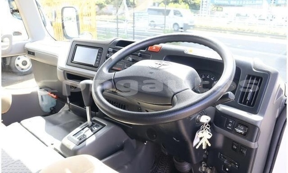 Buy Used Toyota Coaster White Car in Port Moresby in National Capital District Buy Used Toyota Coaster White Car in Port Moresby in National Capital District