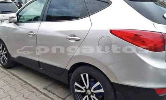 Buy Used Hyundai Tucson Silver Car in Goroka in Eastern Highlands