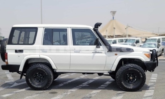 Buy Used Toyota Land Cruiser Prado White Car in Lae in Morobe Buy Used Toyota Land Cruiser Prado White Car in Lae in Morobe