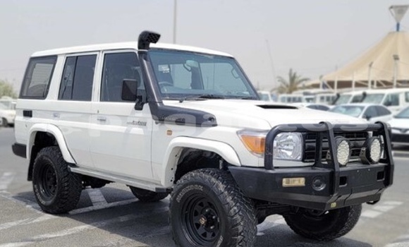Buy Used Toyota Land Cruiser White Car in Port Moresby in National Capital District Buy Used Toyota Land Cruiser White Car in Port Moresby in National Capital District