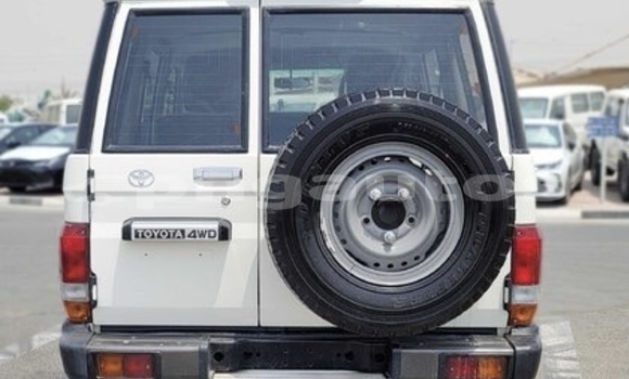 Buy Used Toyota Land Cruiser White Car in Port Moresby in National Capital District Buy Used Toyota Land Cruiser White Car in Port Moresby in National Capital District