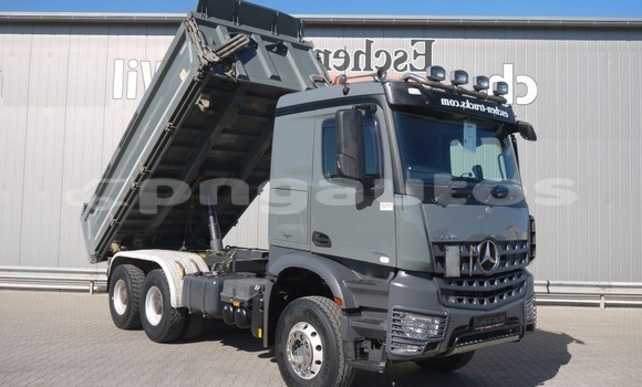 Buy Used Mercedes‒Benz Tipper Green Truck in Madang in Madang
