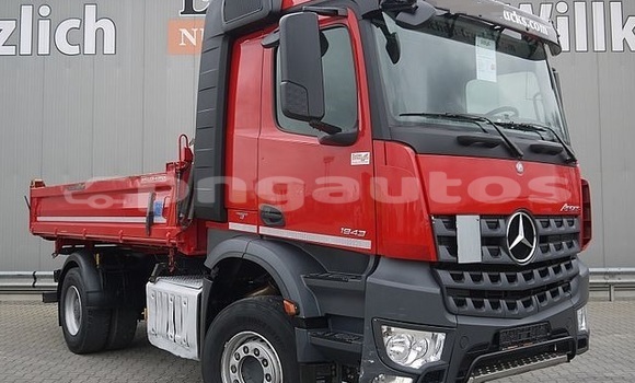 Buy Used Mercedes‒Benz Tipper Red Truck in Port Moresby in National Capital District
